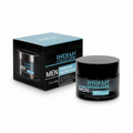 Crema facial para hombre con ácido hialurónico sobre fondo blanco